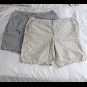 2pcs Shorts Levi W 38 with Cargo pockets Columbia 40 W with Velcro Pockets Great